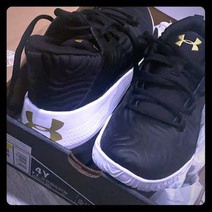 Brand New UA BB boys sneakers